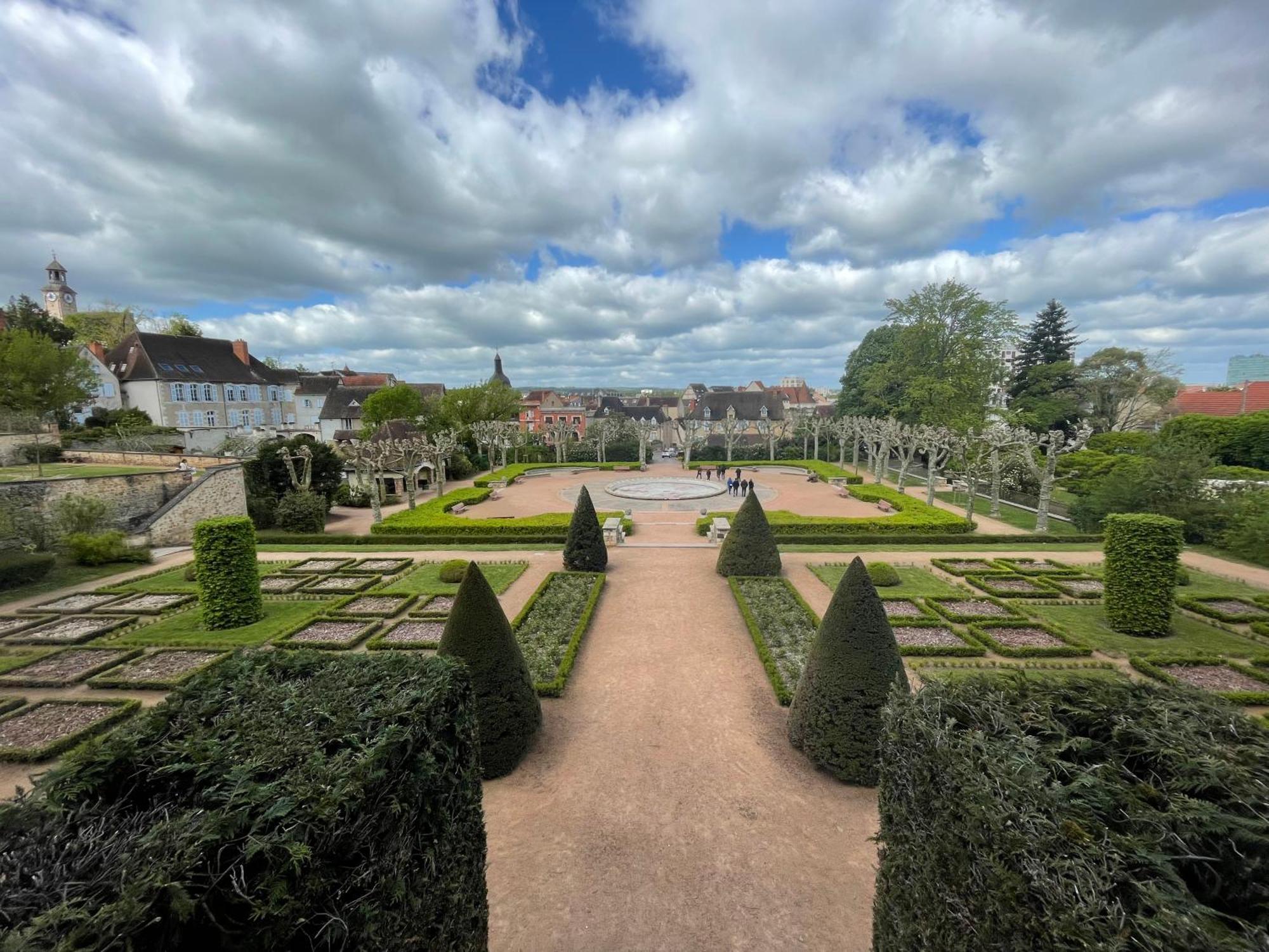 Le Renaissance - Home Homy Montluçon Kültér fotó